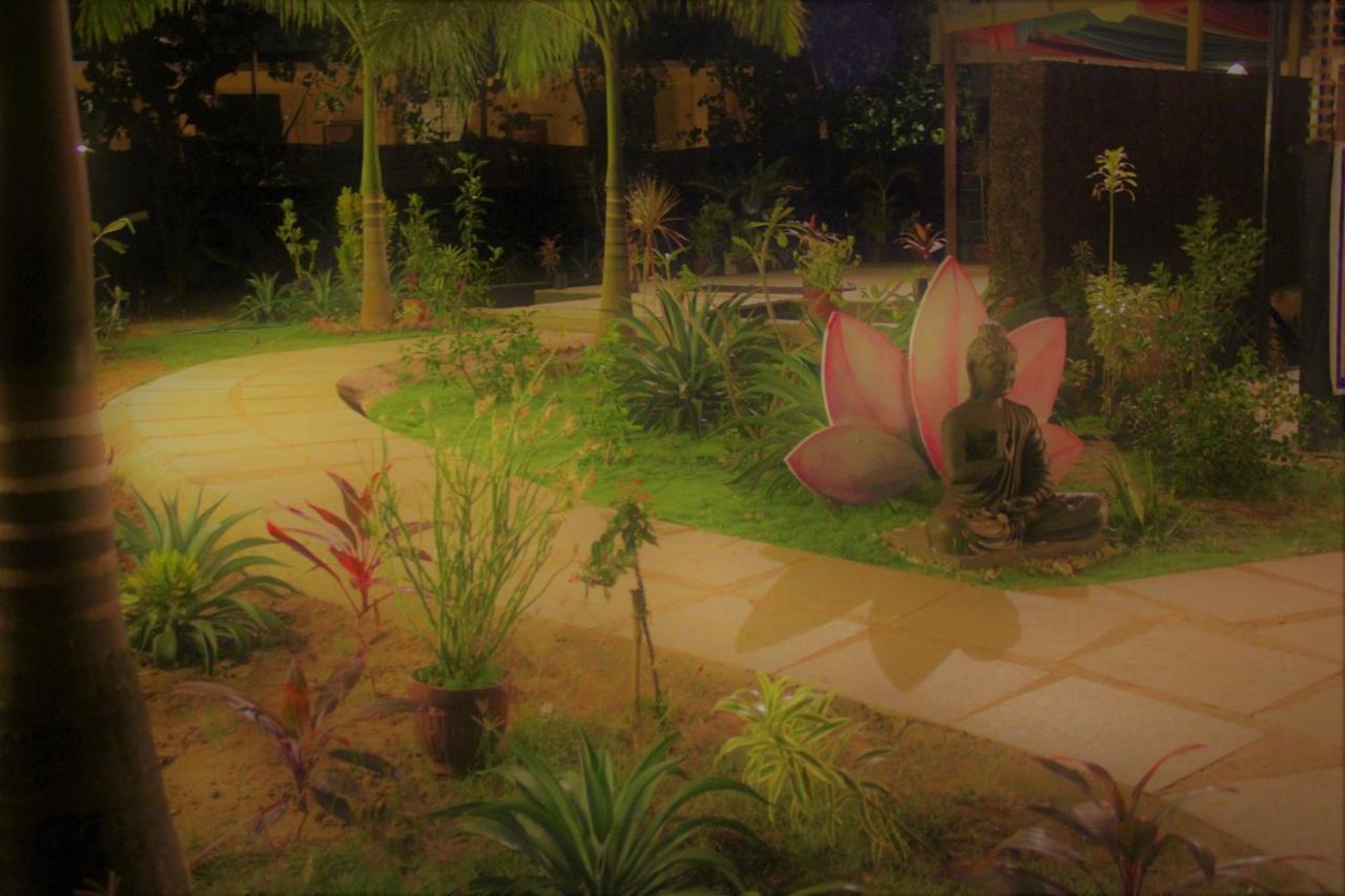 Hotel Lotus Sutra Arambol Esterno foto