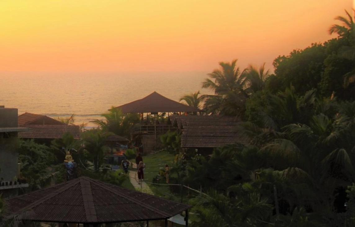 Hotel Lotus Sutra Arambol Esterno foto