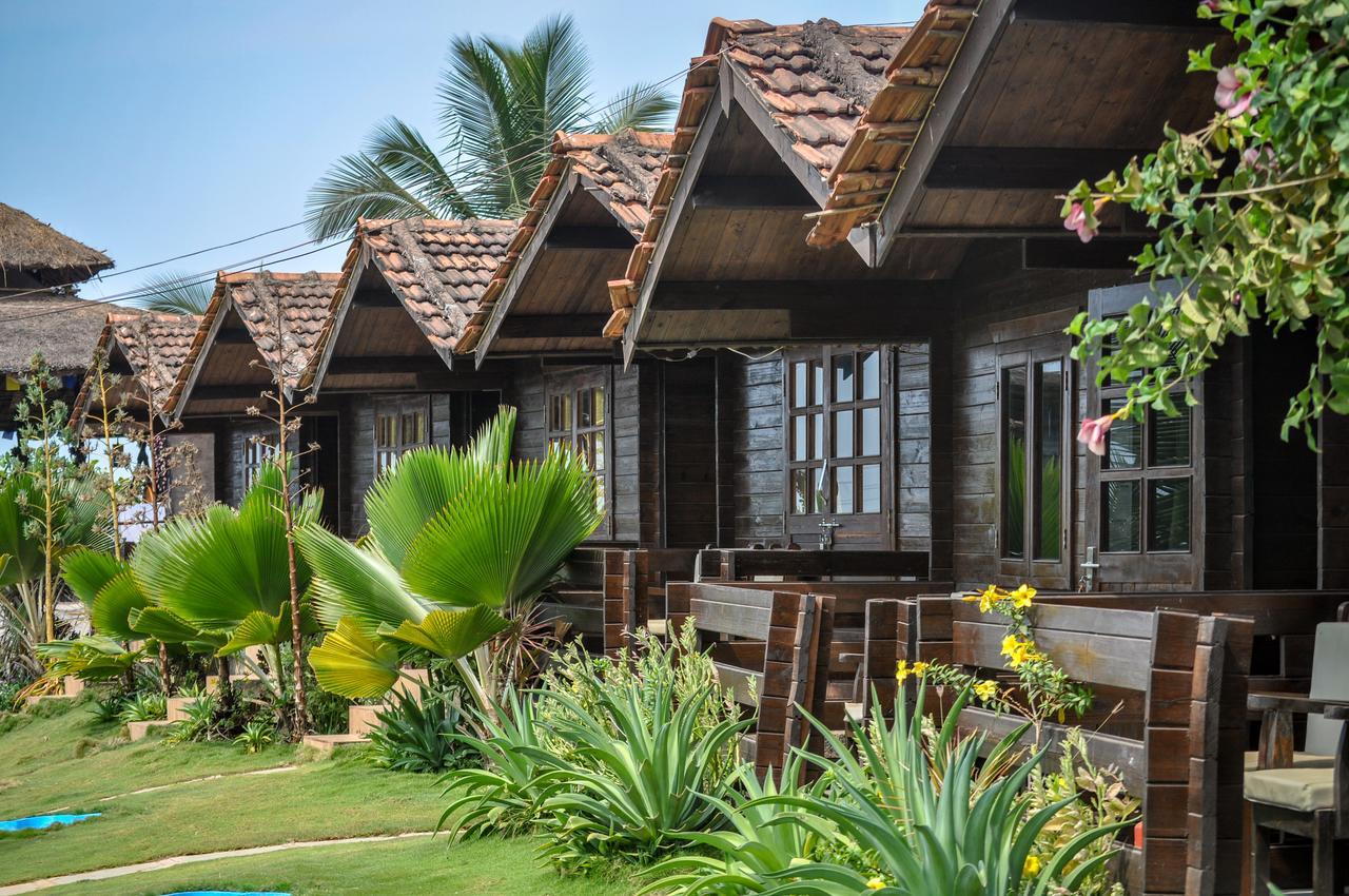 Hotel Lotus Sutra Arambol Esterno foto